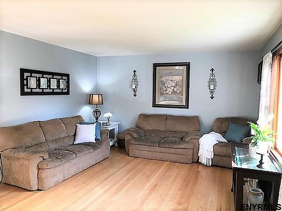 5th image of 25 Forest Dr
