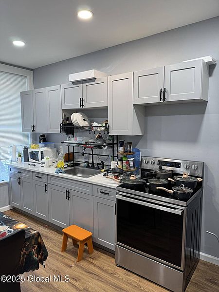 5th image of 3275 6th Avenue