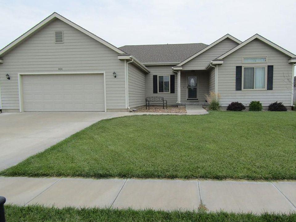 1st image of 831 Joanie Ln