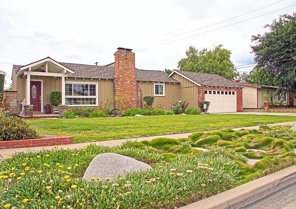 1st image of 702 W Cully Dr
