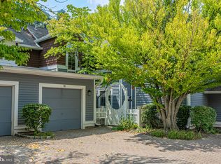 10 Railroad Pl, Pennington, NJ 08534