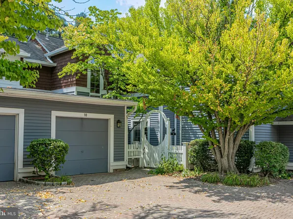 10 Railroad Pl, Pennington, NJ 08534