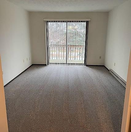 2nd image of 104 Leeward Dr APT 9