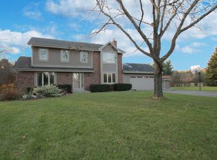 S67W32506 Ashton Way E, Mukwonago, WI 53149