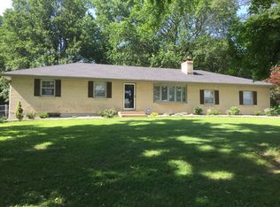 1004 NE 180th St, Smithville, MO 64089