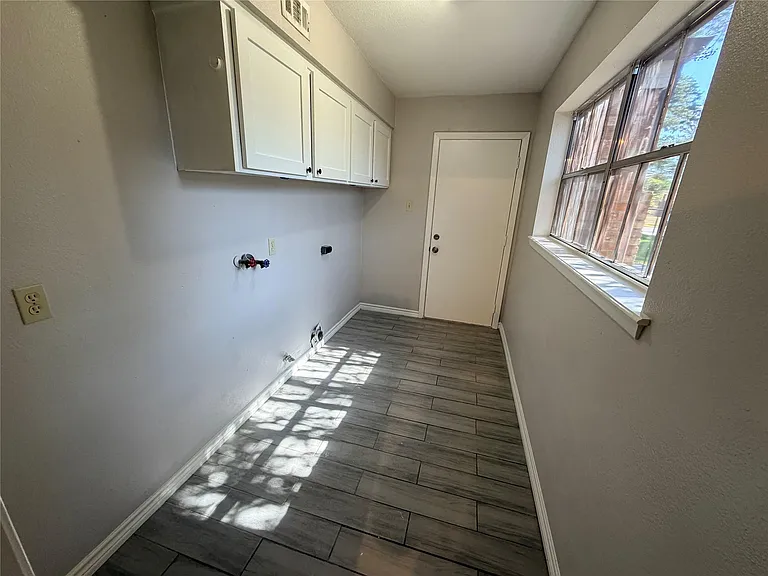 1607 Chestnut Ridge Rd — Photo 12