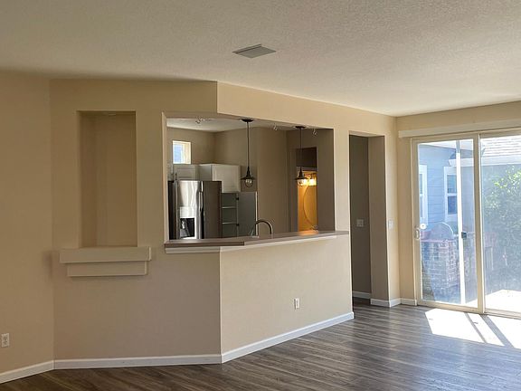 3rd image of 6148 NE Rosebay Dr