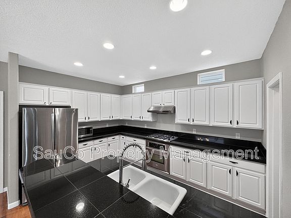 4th image of 5246 SE Redberry Pl