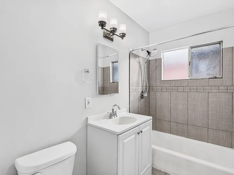 10227 S. 10th Ave. — Photo 20