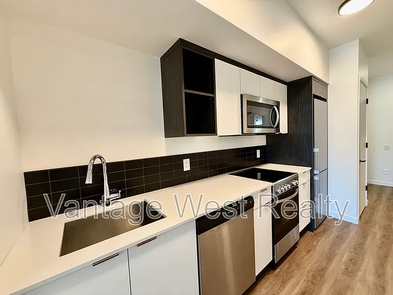 615 Rutland Rd N #101 — Photo 3