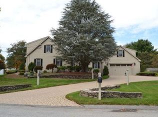 3 Rolling Green Dr, Cumberland, RI 02864