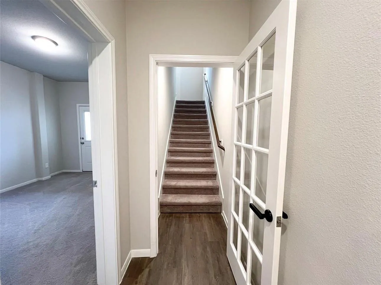 2 bed, 2.5 bath, 1818 sqft, $2,100 — Photo 4