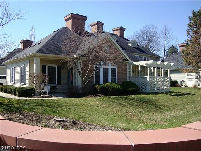 1st image of 3050 Village Green Dr