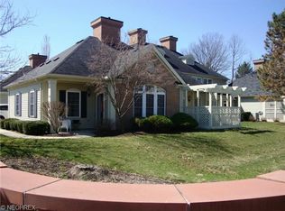 3050 Village Green Dr, Westlake, OH 44145