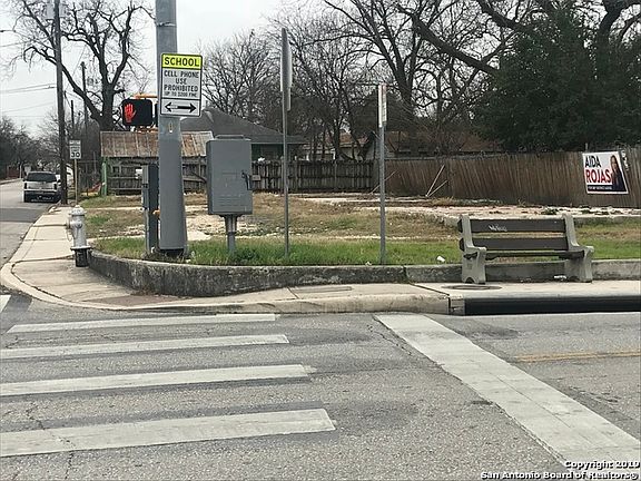 2nd image of 2350 E Houston St