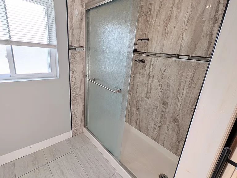 1744 Kings Hwy — Photo 17