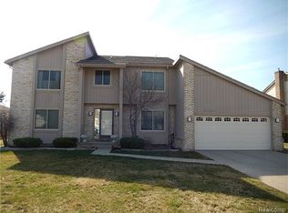 7331 Silver Leaf Ln, West Bloomfield, MI 48322