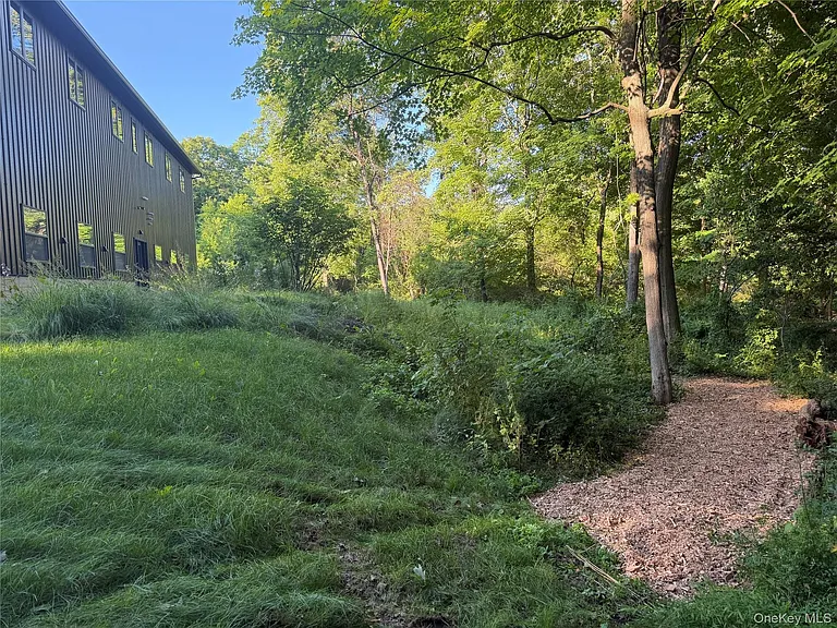 50 Old Albany Post Rd N #1 — Photo 17