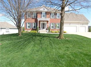 609 NW Edgewood Dr, Lees Summit, MO 64081