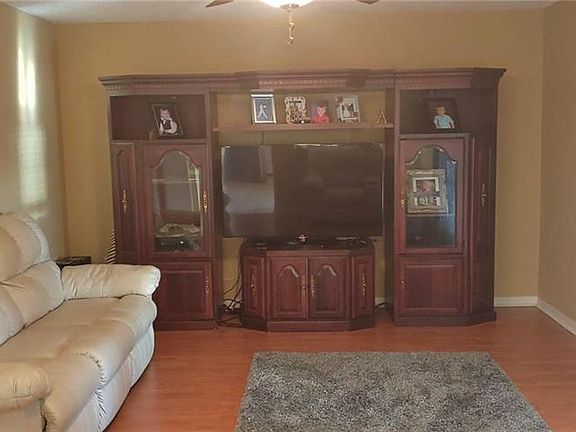 4th image of 722 Sunset Cove Dr