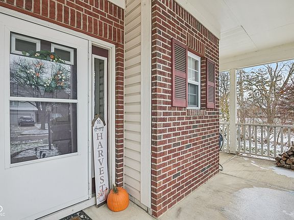3rd image of 5911 Draycott Dr