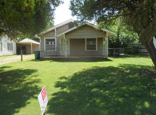 618 S County Rd, Electra, TX 76360