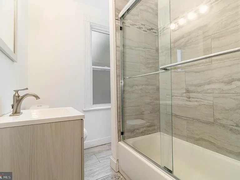 719 N Plum St #2 — Photo 10
