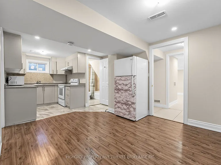 36 Reigate Ave #BASEMENT — Photo 6