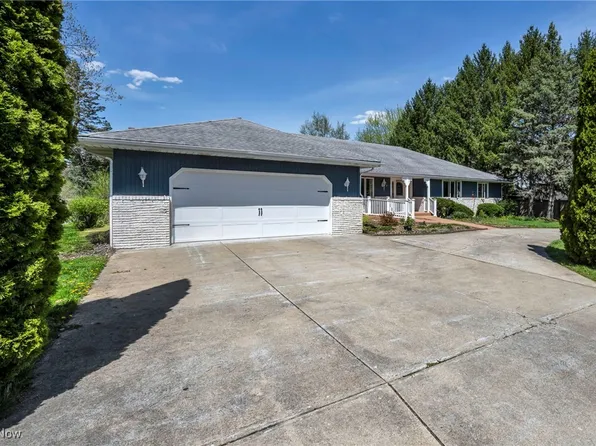 2253 Brook Hollow Oval, Hinckley, OH 44233