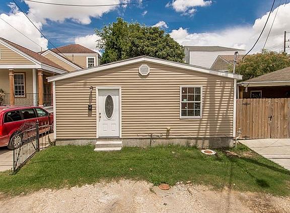 2nd image of 513 Soniat St
