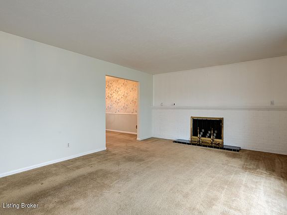 4th image of 9000 Wooddale Dr