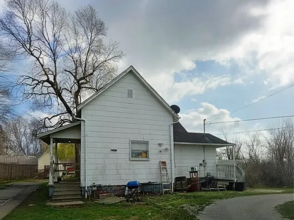 231 W Morton St, Oakland City, IN 47660