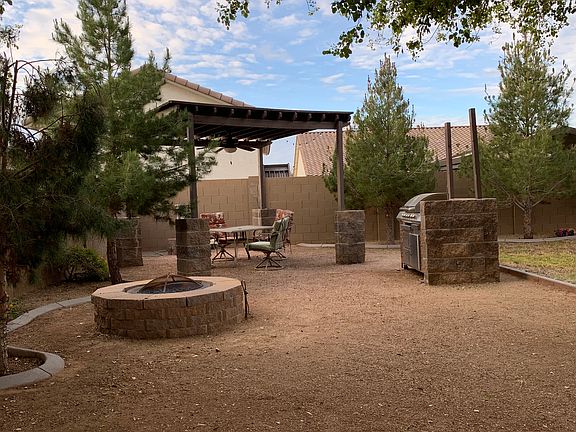 Entertaining firepit barbecu