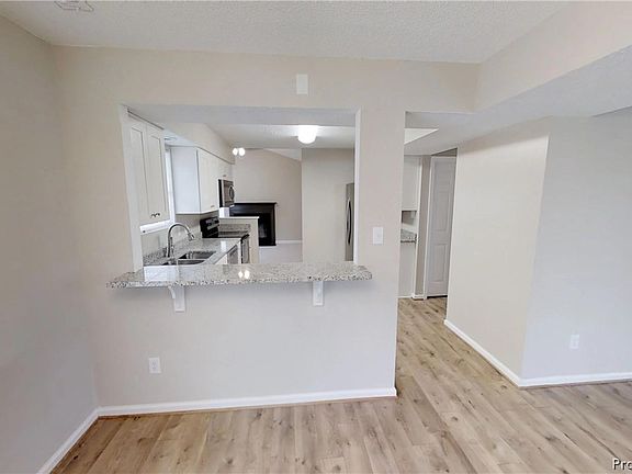 3rd image of 6753 Holly Springs Dr
