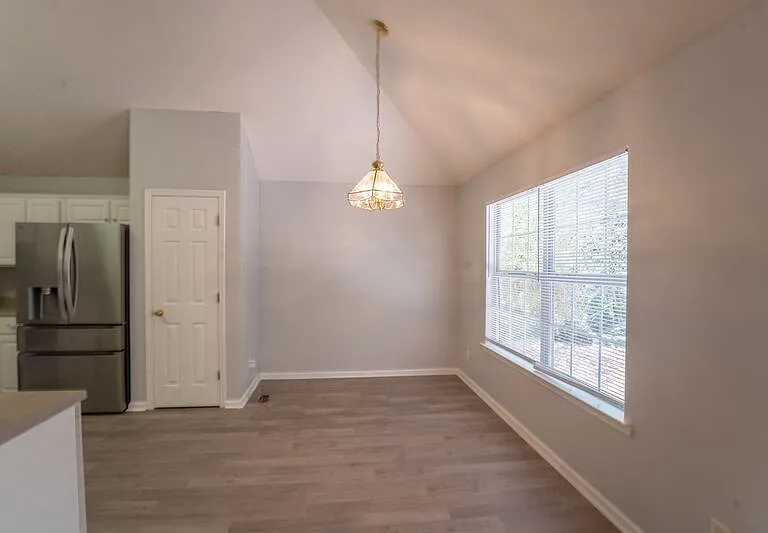 123 W Tisbury Ln — Photo 10