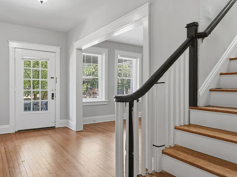 10 S Sheppard St — Photo 14