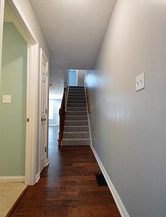 4th image of 519 E Saint Catherine St