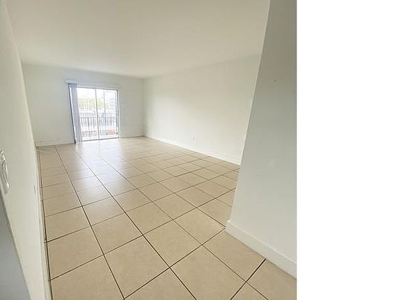2nd image of 575 NE 143rd St APT 106
