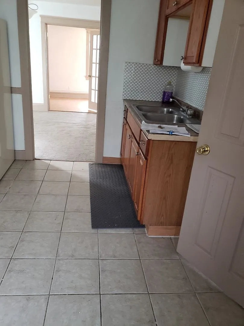 224S61stK — Photo 2