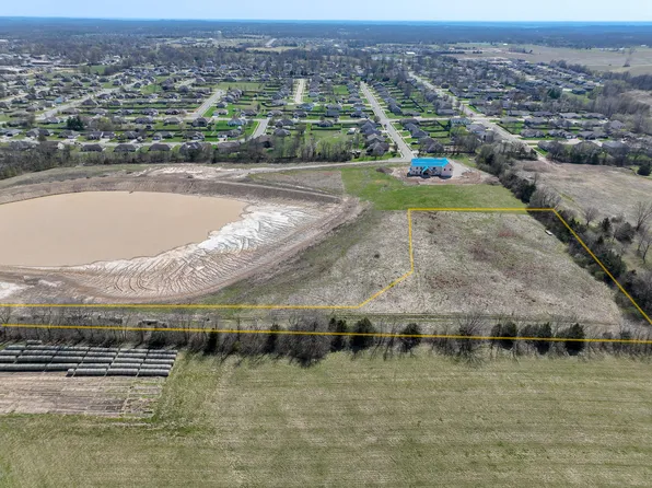 1 Middle Crk, Hartsburg, MO 65039