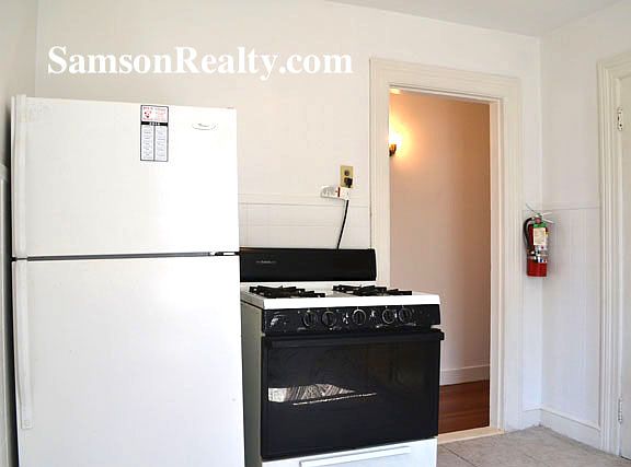 4th image of 115 Waterman Ave APT 4