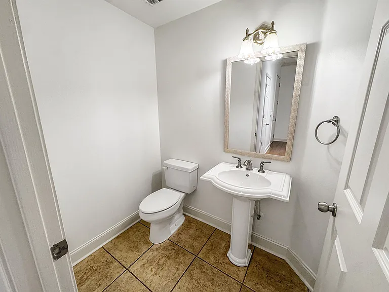510 Cityhouse Ct #204 — Photo 21