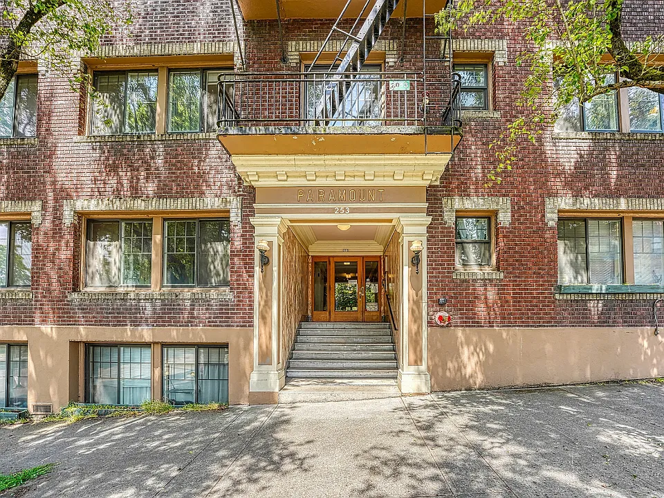 Paramount Apartments