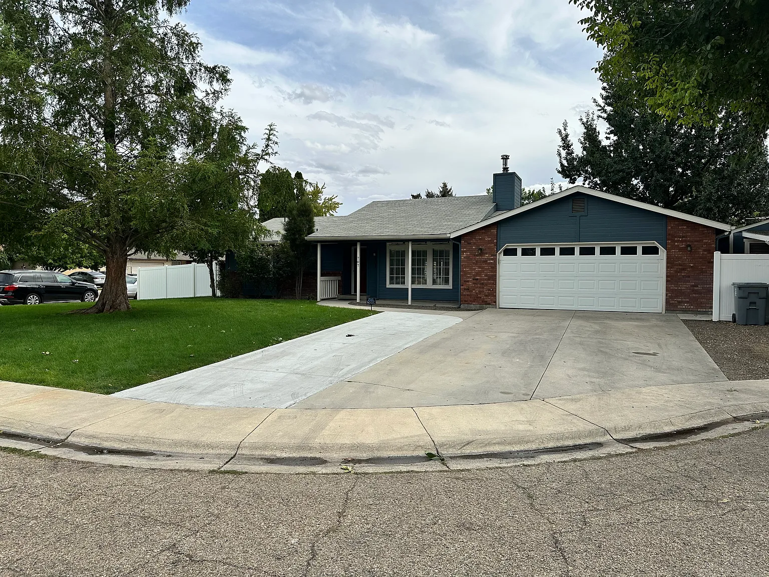 2 bed, 1300 sqft, $2,275 — Photo 2