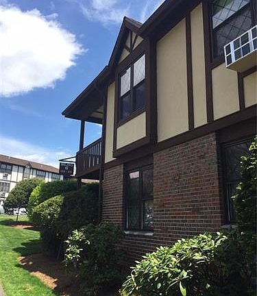 2nd image of 390 Sierra Vista Ln