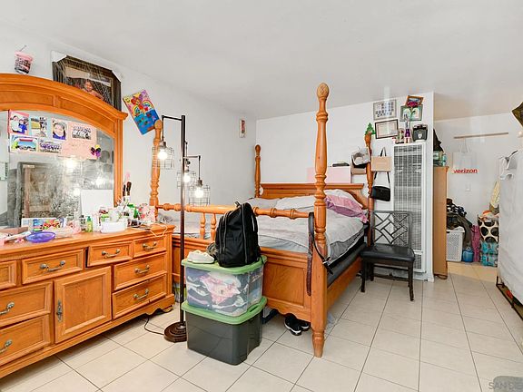 4th image of 1328 Buena St