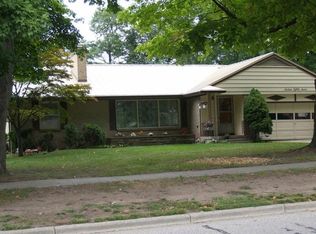 1687 32nd St SE, Grand Rapids, MI 49508
