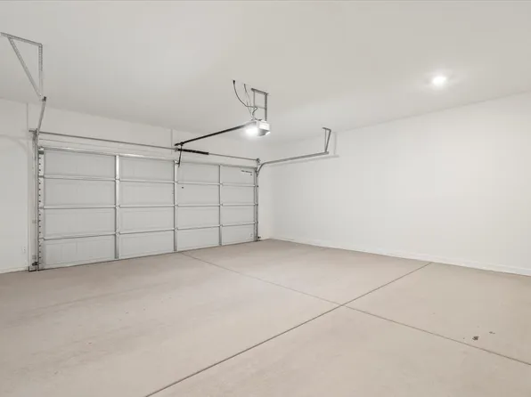 9769 N Summerstone Ave, Tucson, AZ 85743