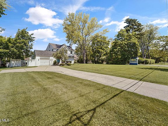 5th image of 2627 River Rd