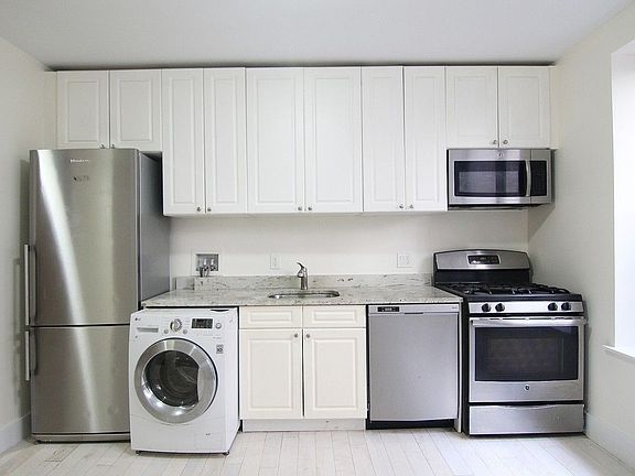 4th image of 75 Saint Nicholas Pl APT 3J